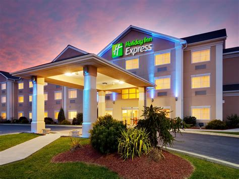 holiday inn express hotel reservations.